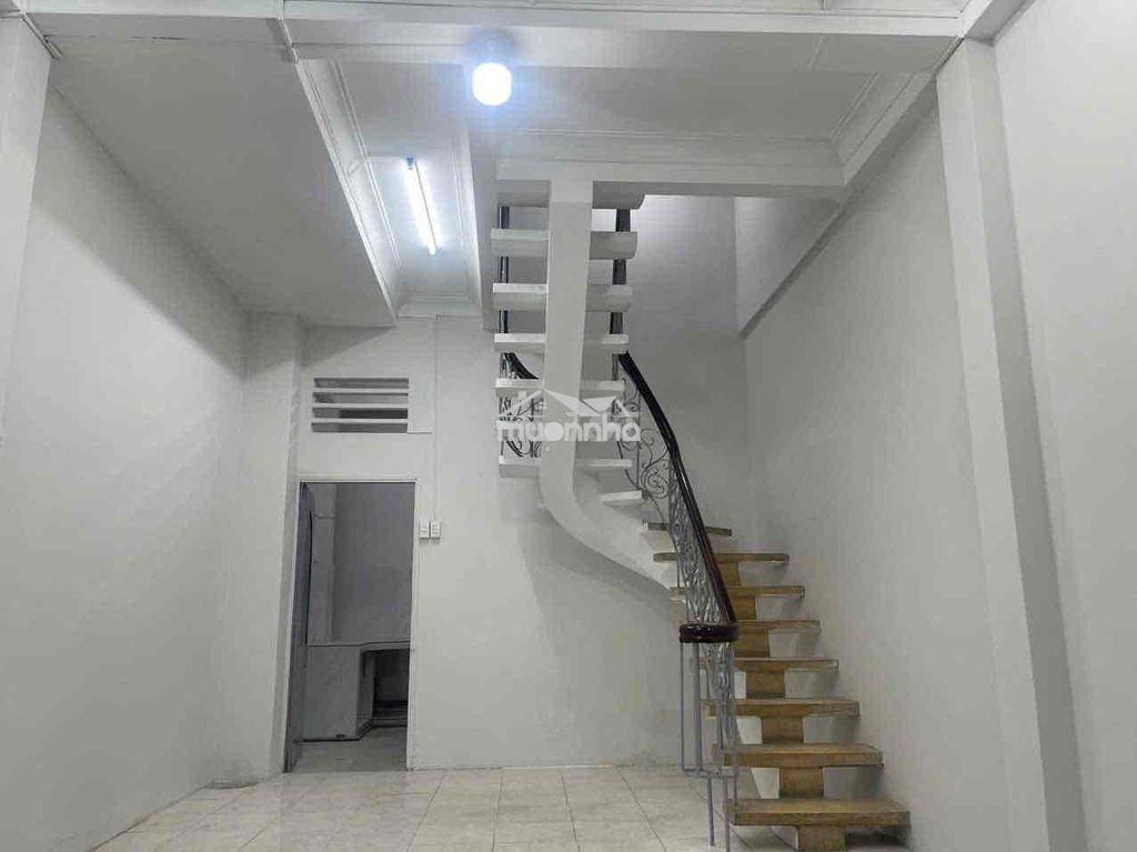 ( 𝐐. 𝟏𝟎 ) Nhà 4 tầng hẻm 1/ đường cmt8 ● 𝗚𝗶𝗮́: 7 tỷ - Ảnh 2