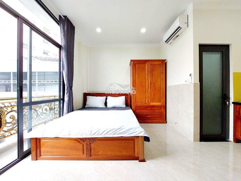 Phòng ban công rộng thoáng gần chợ hoàng hoa thám - 3