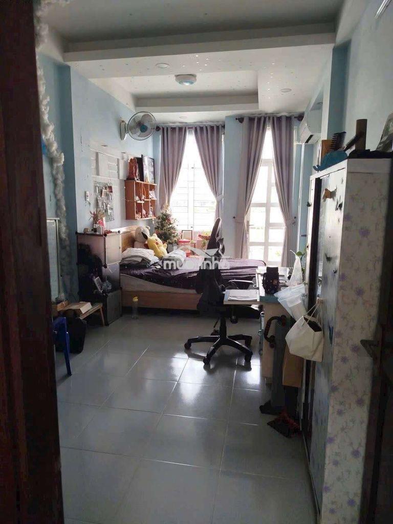 Nhà lý chiêu hoàng, p10, q6
3 tầng, 4pn, ,
ngang 3m3 dài 10m
