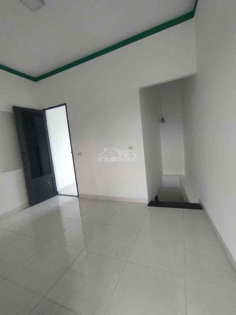 Can bán nhà sổ chung thuộc phường tân phước khánh 30.tân uyên - 2