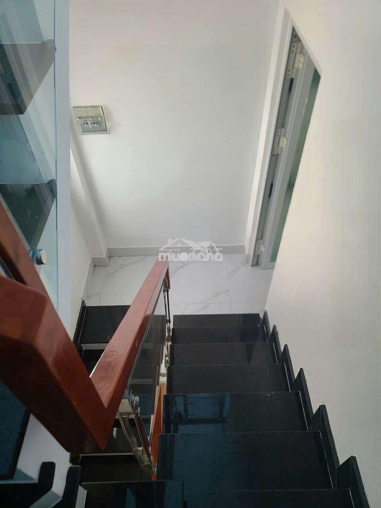 Nhà 2 phòng ngay đầm sen - 3