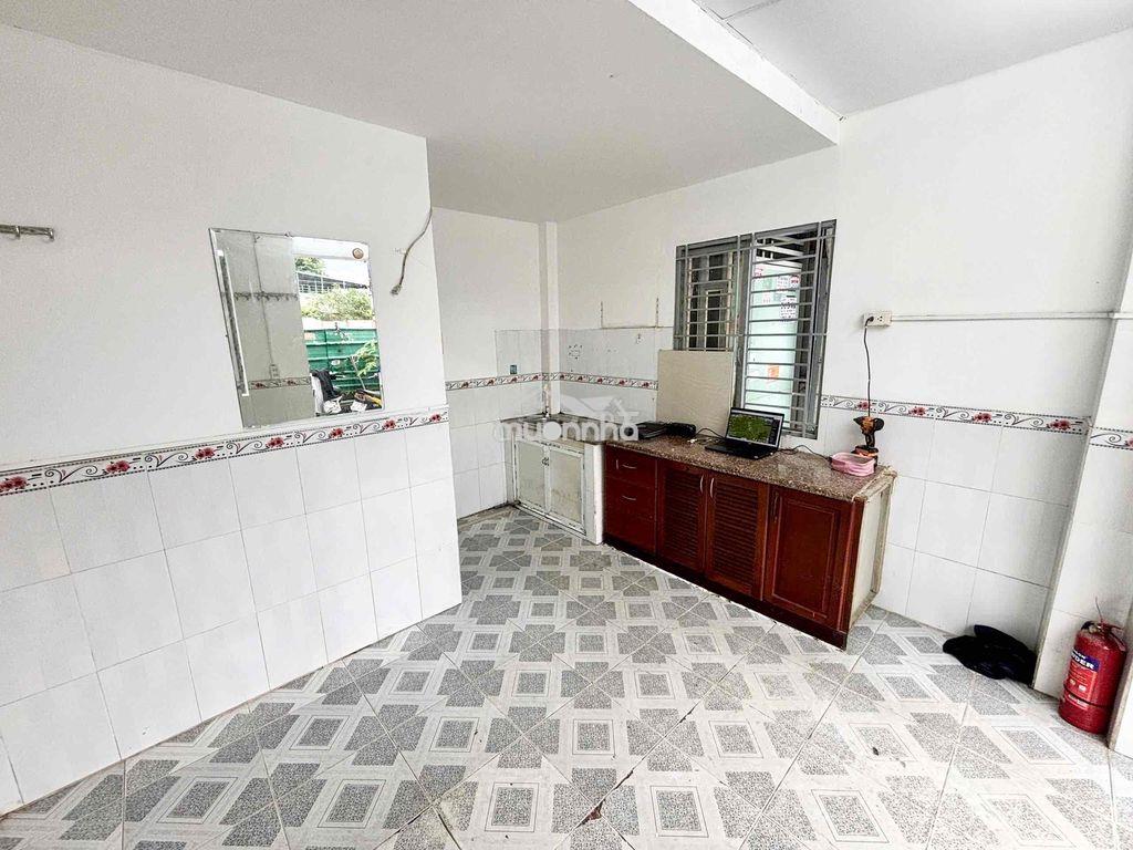 Phòng trệt lầu, buôn bán được khu d2 - Ảnh 3