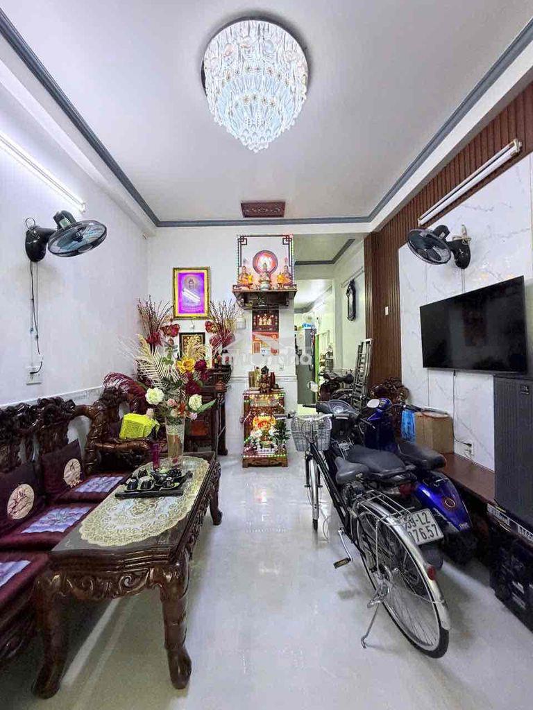 Bán nhà 4 tầng sát mặt tiền bùi minh trực p6. q8