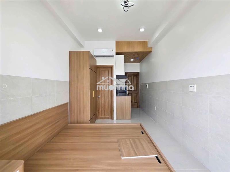 Phòng ban công gần full nội thất mới, gần đh ufm, q7