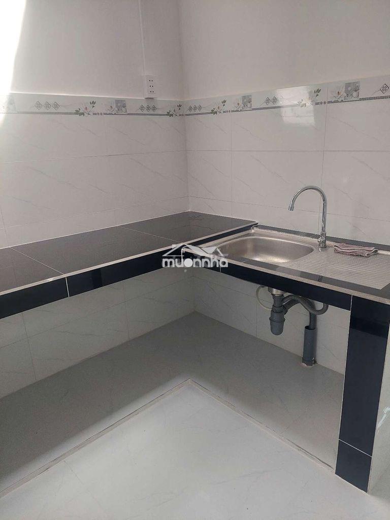 Cho thuê nhà mặt tiền chợ c2 đường phạm hùng dt.3m2×14m } 1 phòng 1 wc - Ảnh 3