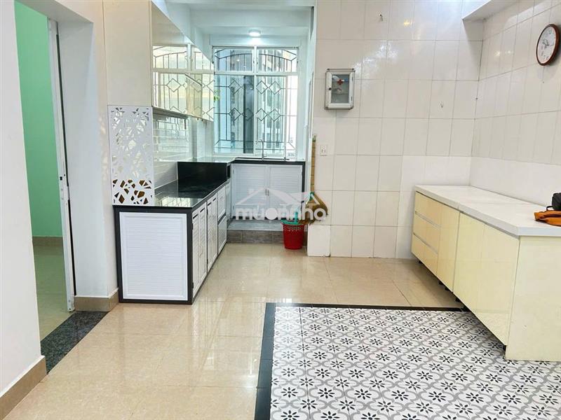 Cho thuê căn góc ban công đn, 66m2, 2 pn