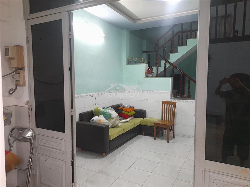 Nguyên căn 4mx12m 1 lầu sẵn nội thất và máy lạnh