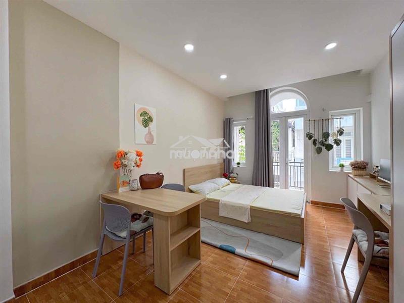 Phòng ban công-rộng 32m2-điện biên phủ-giáp quận 1- phú nhuận