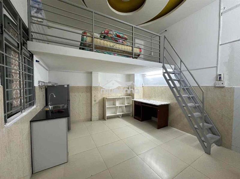 Duplex gác cao cửa sổ lớn full nội thất cạnh chợ bà chiểu