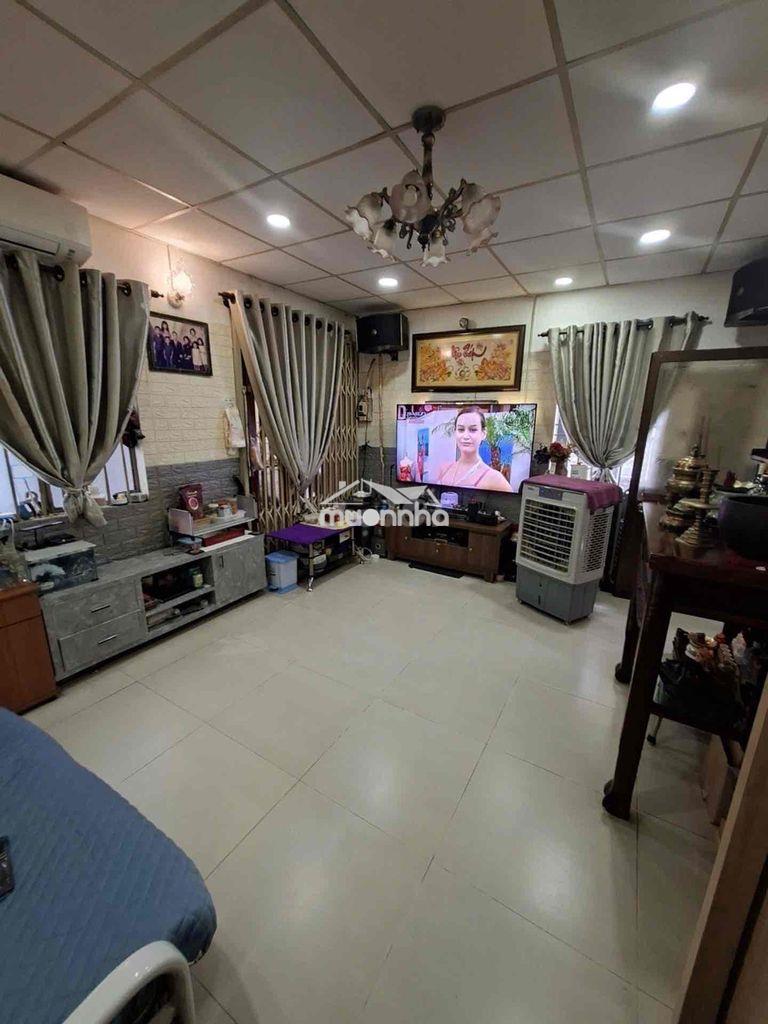 Cách mặt tiền đường phạm văn đồng 10m ,1tr 1lầu