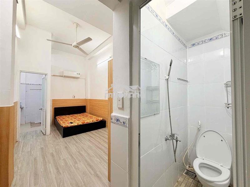Cho thuê 1pn tách bếp 27m2_tầng trệt_hoà hưng q10 full nt gần huflit