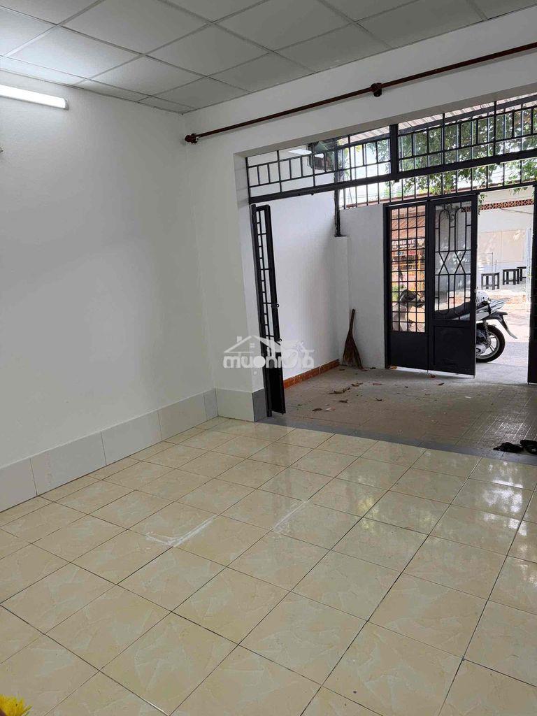 Cho thuê nhà cấp 4 mặt tiền đường 297 ngay chợ 339 - 2