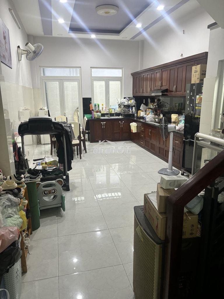 Nhà mtkd đường phú thọ hoà