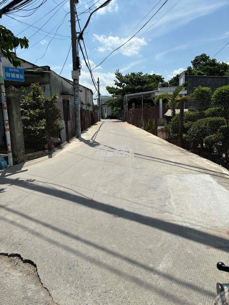 Bán nhà nhỏ gần trường hoc gan chợ