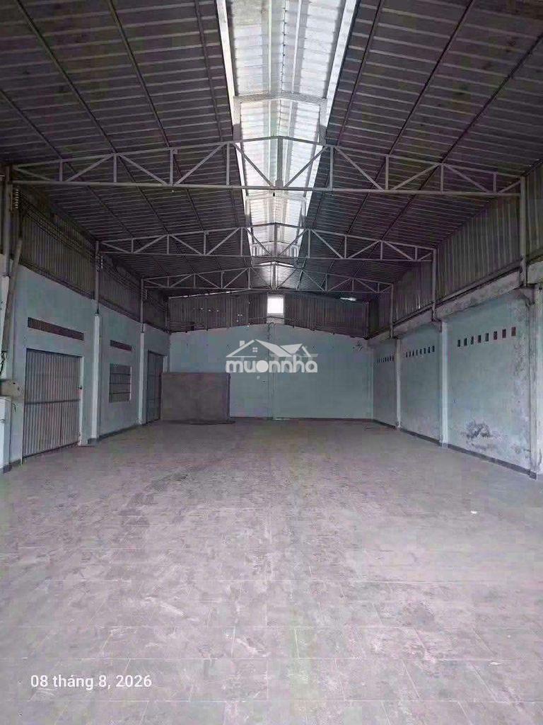 Cho thuê nhà xưởng 300m2 giá thuê 20 triệu /tháng