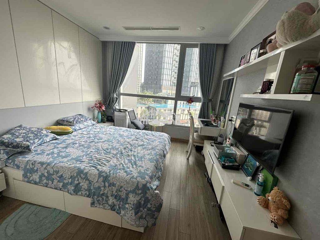 Cần bán căn hộ 2 pn vinhomes central park view đẹp - Ảnh 3
