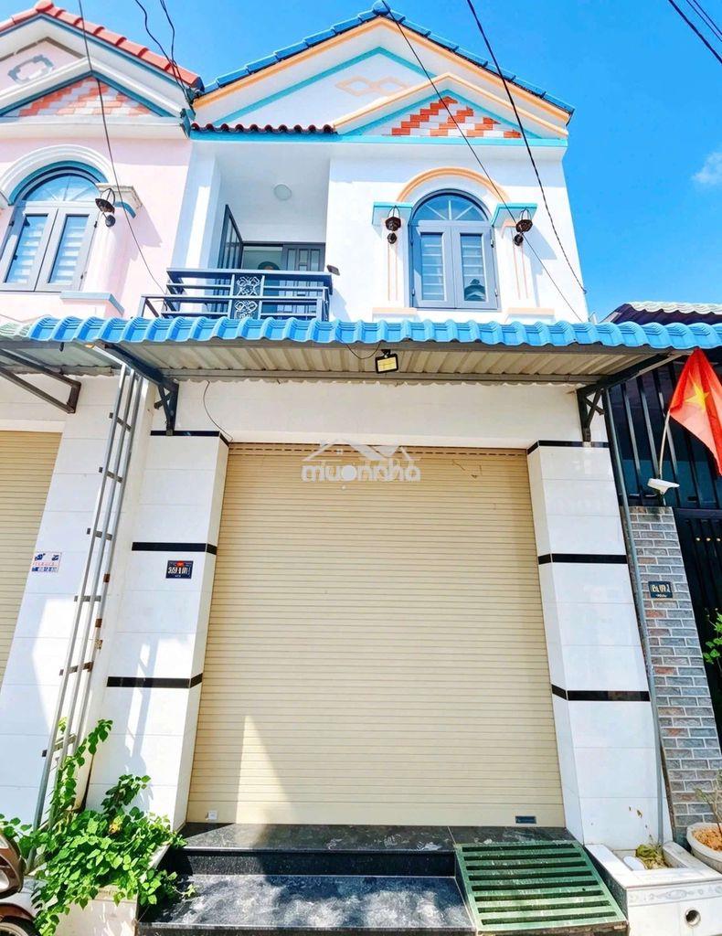 Nhà 1 trệt 1 lầu thổ cư giấy phép xây dựng bình chuẩn giá 879 triệu