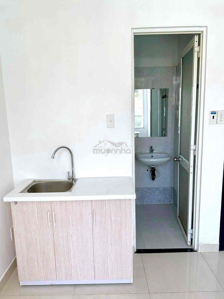 Phòng trọ quận 3 - kế quận 10, ban công, cửa sổ thoáng mát - Ảnh 3