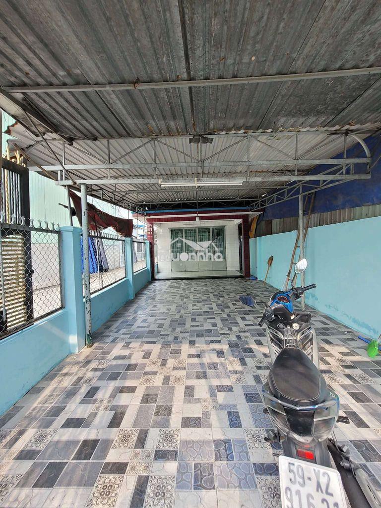 Nhà rộng 170m sân rộng 3pn đường lớn xe cont gần ngã 4 bình phước