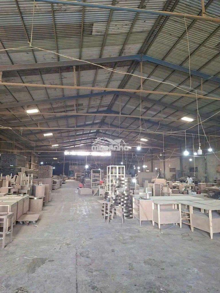 Xưởng dĩ an 1800m/90tr đường cont