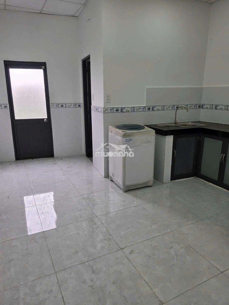 Nhà đổ lửng 4x18m, hẻm bà điểm 4 gần trường bùi văn ngữ xã bà điểm cũ - Ảnh 4
