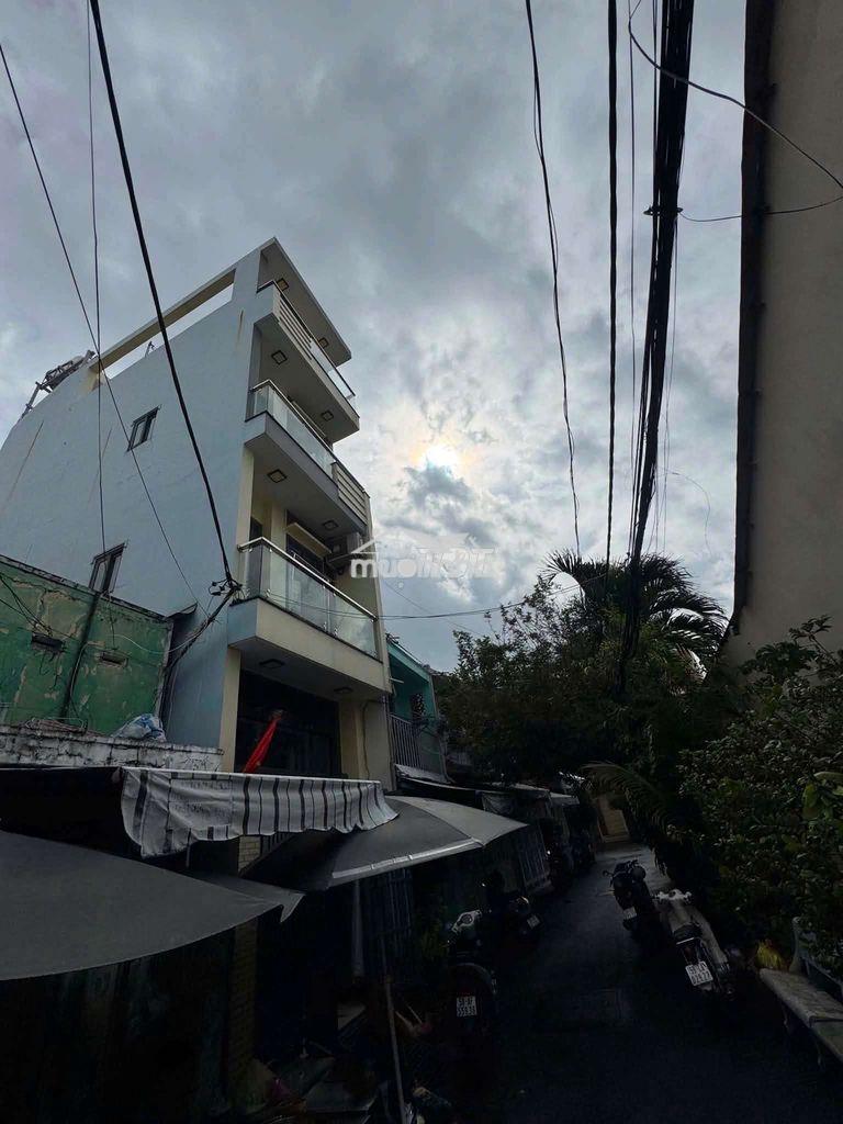 Dg xe tải thông 
ngang 3m5 nở hậu dài 10m
1 trệt 3 lầu nhà mới