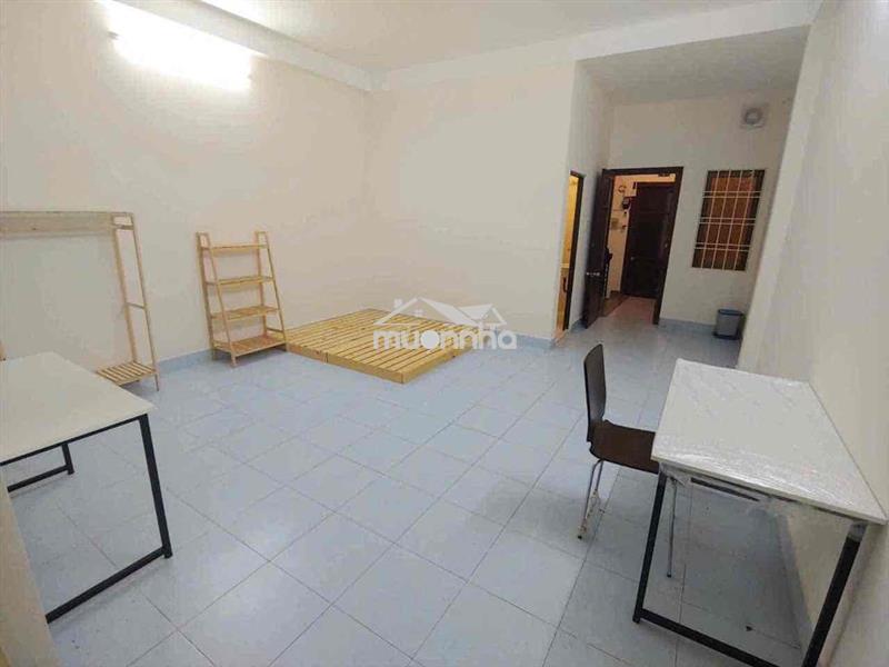 🏠 Phòng ban công rộng rãi – giá 6.5 triệu – ngay vietcombank phạm hùng