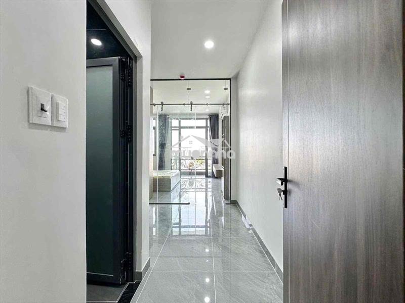 🔥🔥Phòng ban công mới xây _ đầy đủ nội thất ngay vườn lài gần nttu ,vlu