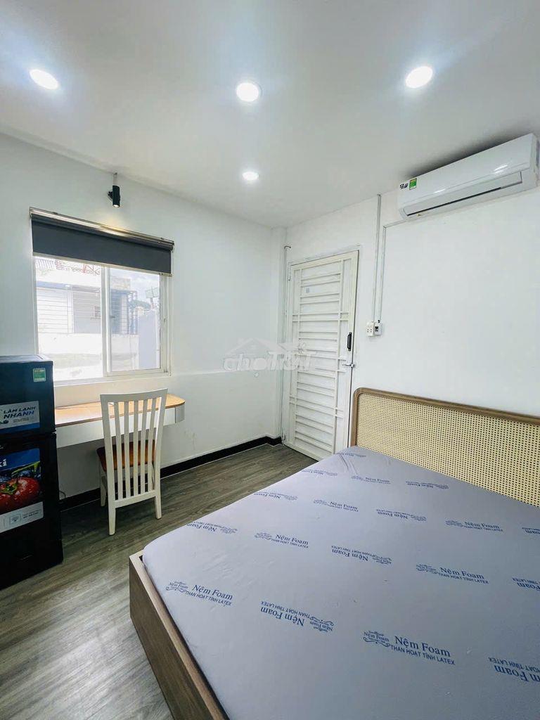 Hiếm!mới trống phòng cửa sổ thoáng huỳnh văn bánh-full nội thất