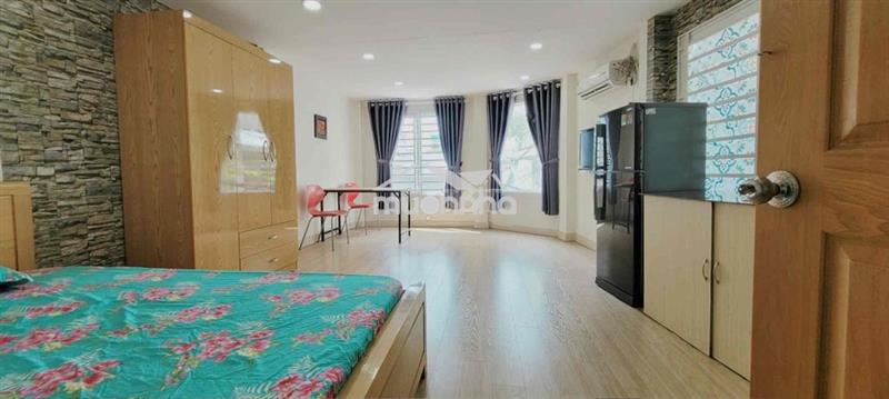 Căn hộ dịch vụ full nội thất sàn gỗ ngay cầu bông quận 1