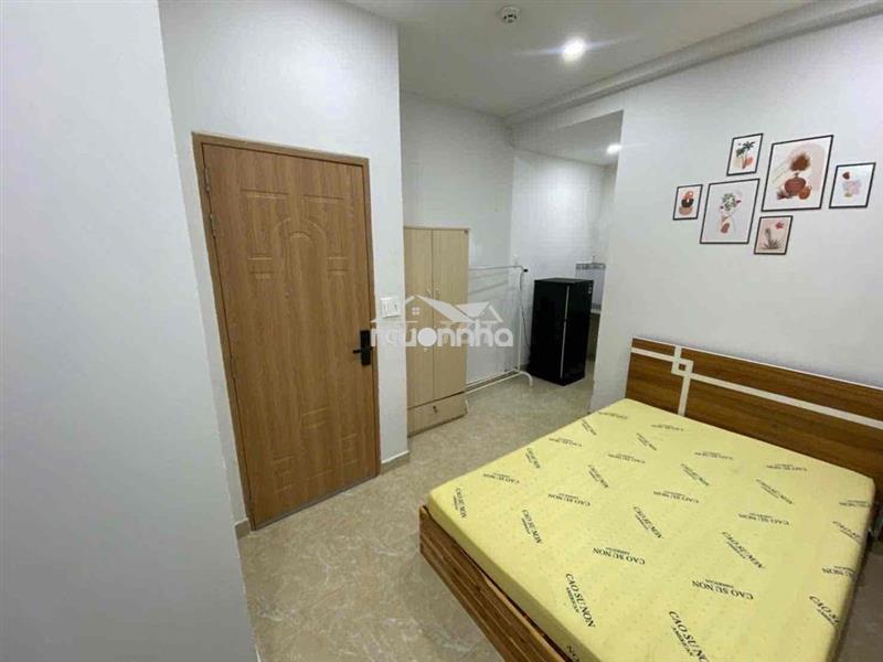 Phòng full nội thất mới ngay phú nhuận