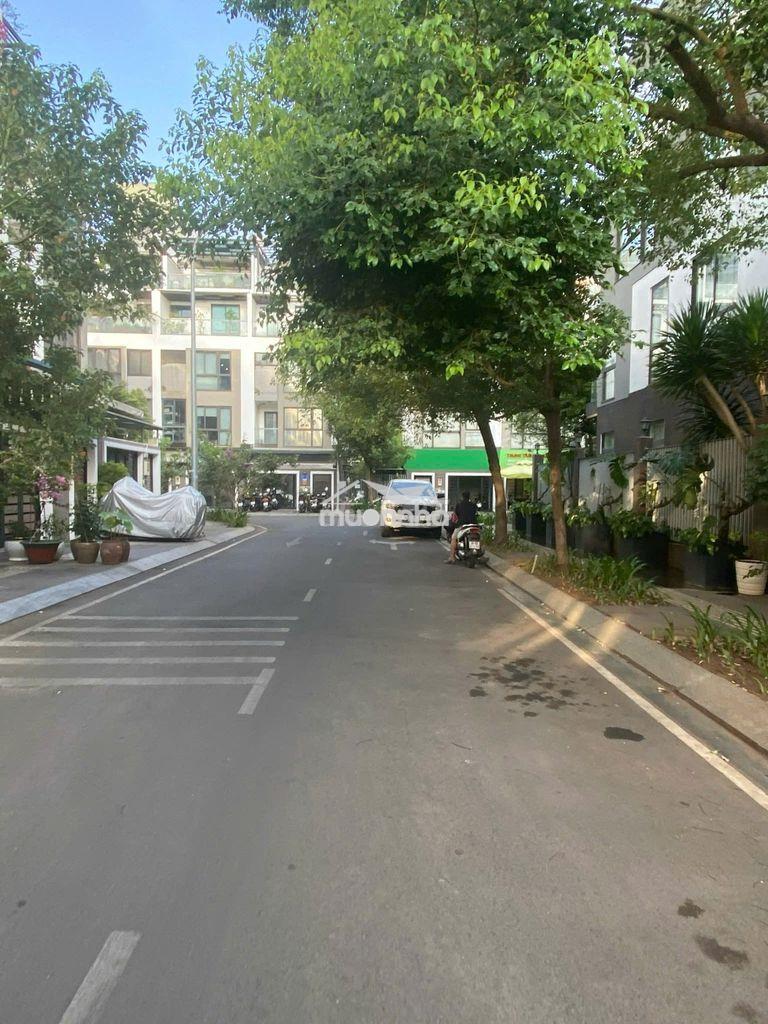 Cho thuê nhà phố liền kề hà đô 5,5x16m 1 trệt 3 lầu 70tr