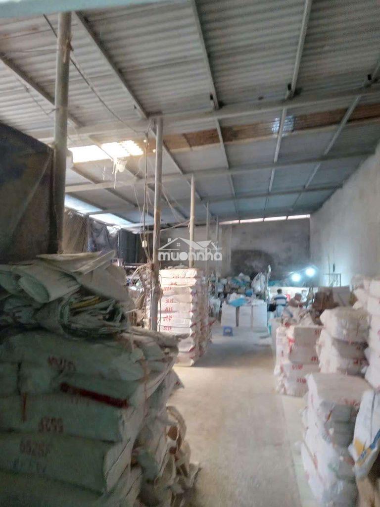 Nhà kho 318m ngang 10 gần ngã tư chiêu liêu dĩ an - Ảnh 2