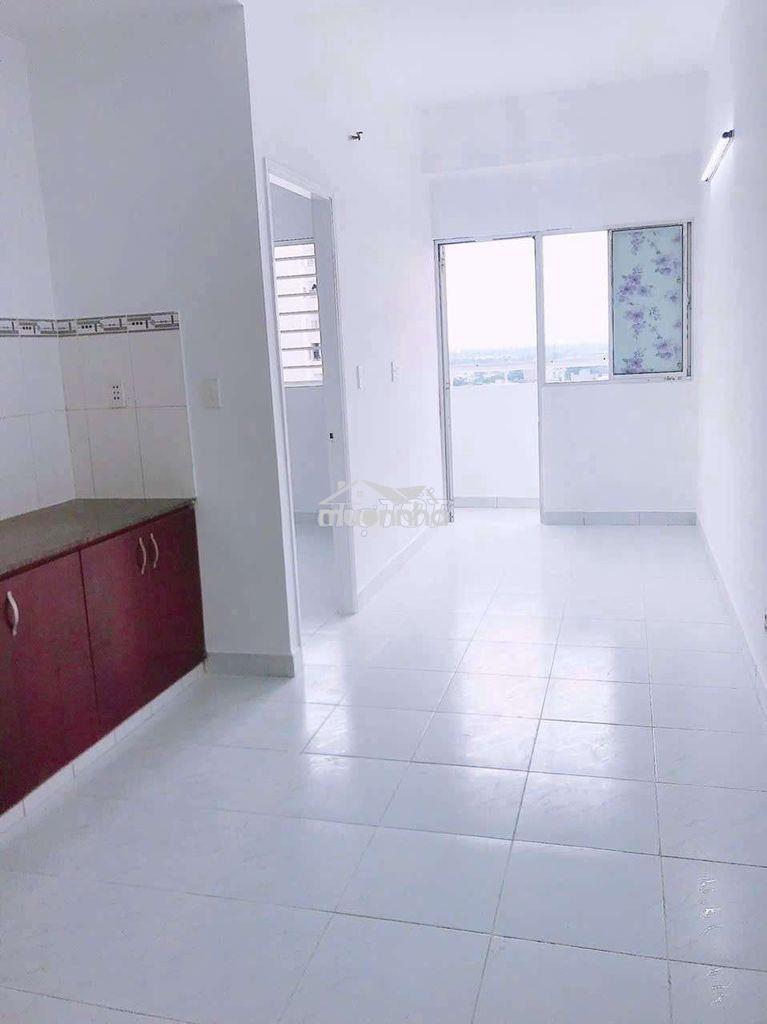 Chủ giảm giá chỉ còn 645 triệu,khách mua được căn hộ lê thành tân tao