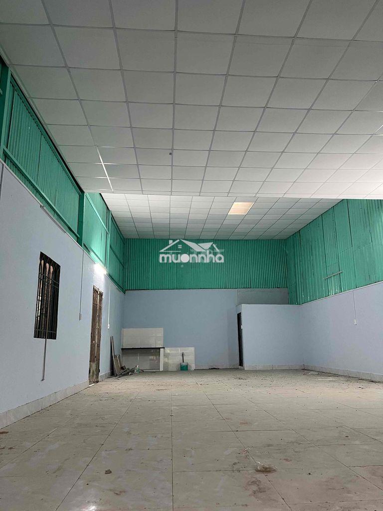 Kho xưởngs 200m vuông giá 15tr còn thương lượng
