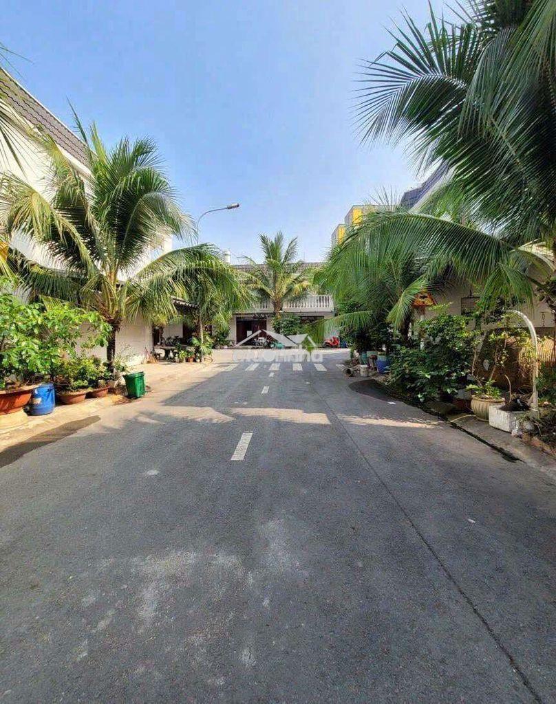 Nhà lầu gần làng đại học gần quốc lộ 1k - 2