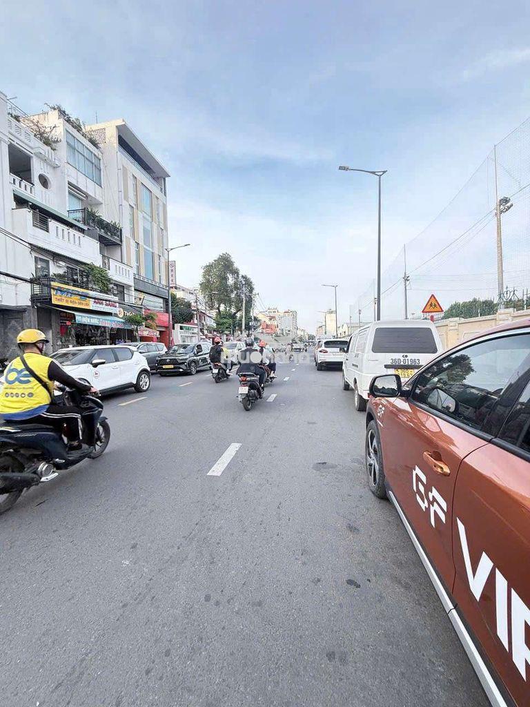 Mặt tiền đường 30m hoàng hoa thám xd hầm+7t - 2