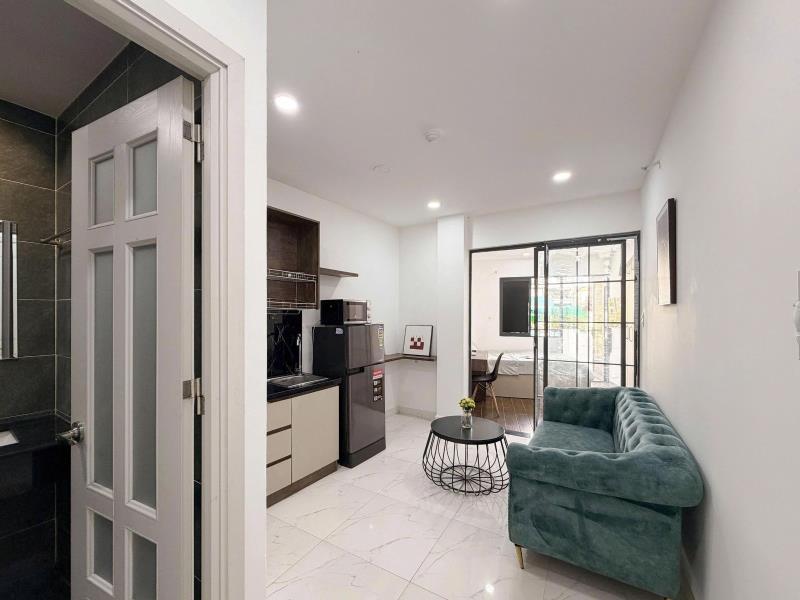 Thuê ngay căn hộ 1pn ngủ - ban công 40m2 siu rộng thoáng ngay sát q1 an ninh - thuận tiện di chuyển 