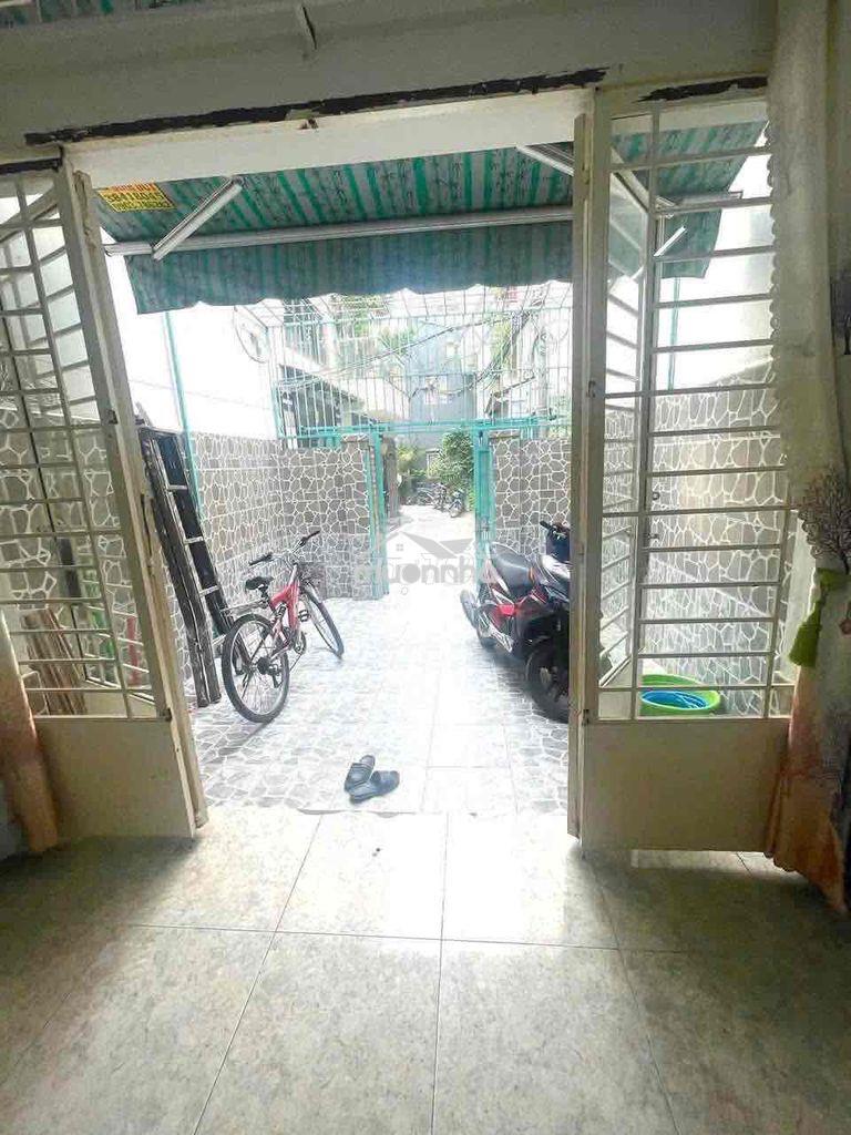 Cho thuê nhà 1 trệt 1 lầu, sân rộng - thích quảng đức pn
