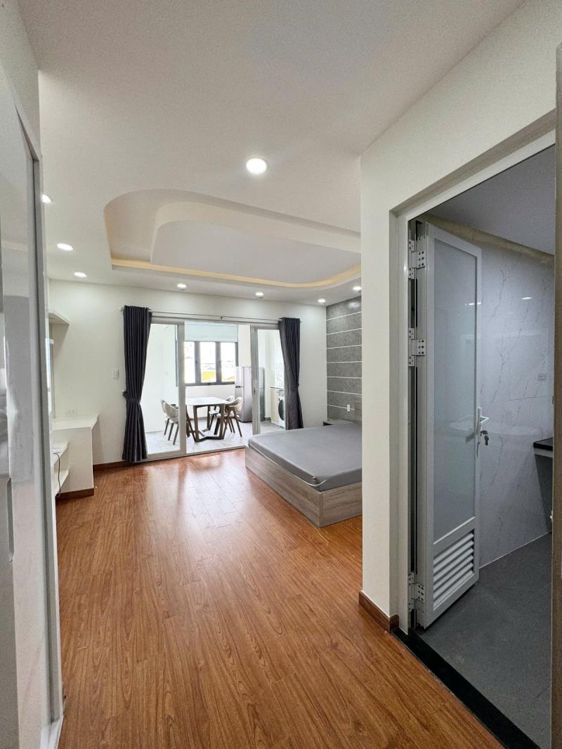 Căn hộ tách bếp ban công nhiều cửa sổ khu vực phú nhuận  - Ảnh 2