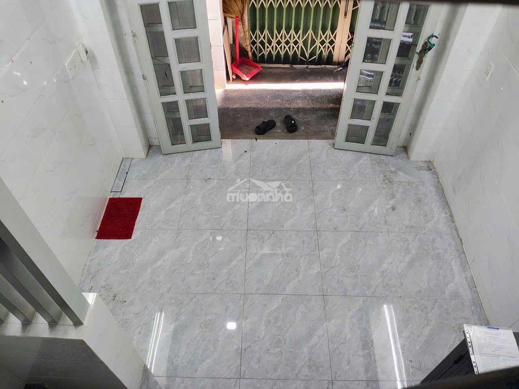 Bán nhà nguyên căn có sổ hồng giá rẻ 1 trệt 2 lầu - Ảnh 2