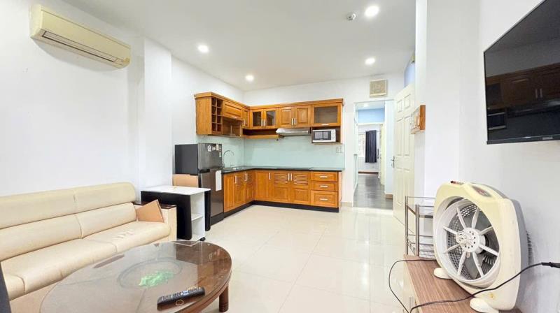 Cho thuê 2pn ban công rộng 70m2 mới | ngay cv lê văn tám - chợ tân định ở 3 - 5 người thoải mái 