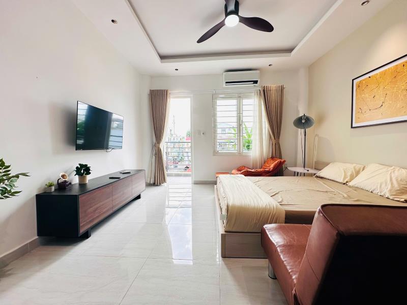 Cho thuê căn hộ có ban công thoáng full nội thất xô viết nghệ tĩnh bình thạnh, sát q1, gần ngã tư hàng