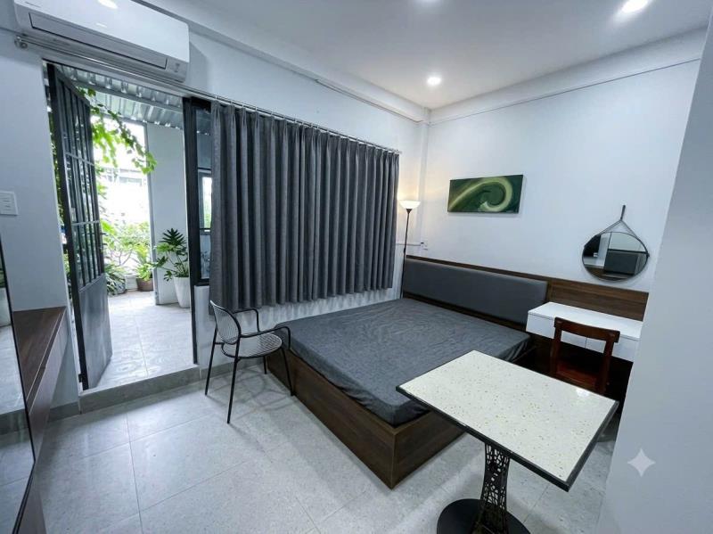 Cho thuê căn hộ full nội thất ban công tại hồ văn huê