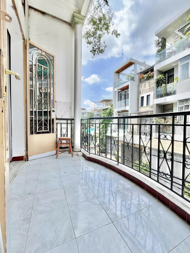 Cho thuê căn hộ ban công rộng full nội thất ngay bùi đình tuý,bình thạnh gần chợ bà chiểu,hàng xanh - Ảnh 2