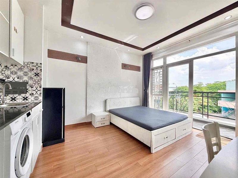 Phòng rộng ban công máy giặt xanh ngát