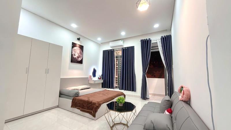 Bạn đang trả 5 - 6 triệu để đổi lấy cảm giác 'trải nghiệm địa ngục trần gian' mỗi ngày?" 🪦🤦‍♀️ ​về nhà sau 8 tiếng bị sếp dí, bước chân vào cái phòng tắm ố vàng, chân giẫm lên nền gạch dính rít - Ảnh 4