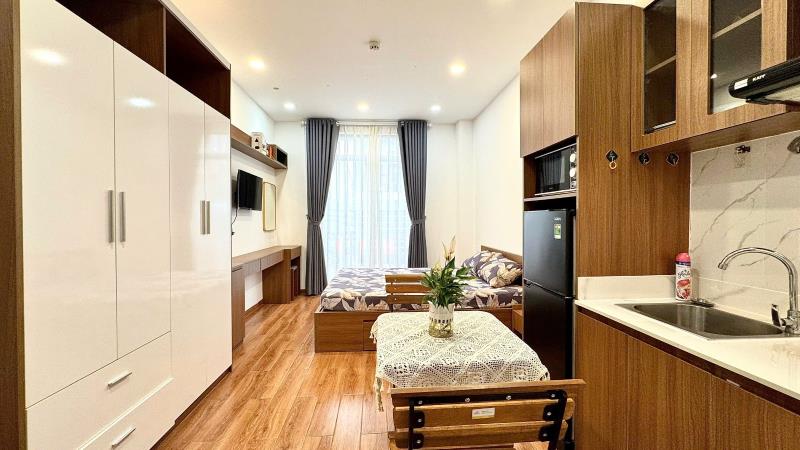 Phòng studio ban công ngay phố ẩm thực phan xích long - thang máy - nhà mới - full nt