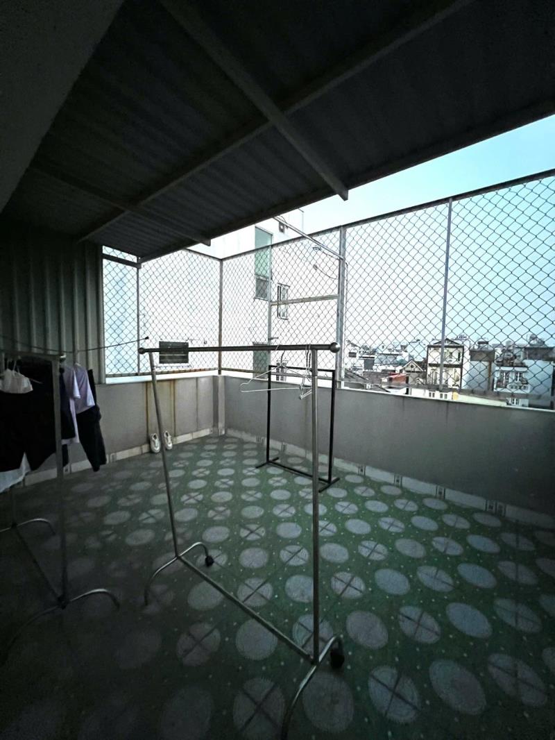 Phòng trọ 25m2, cửa sổ thoáng mát, lối ra vào rộng rãi, gần trường công thương  - Ảnh 4