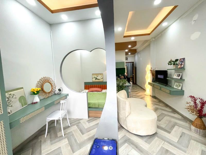 Cho thuê căn hộ 2 phòng ngủ full nội thất có bancol giáp sân bay tsn, vòng xoay lăng cha cả,cv gia định